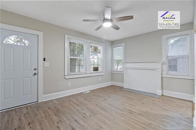 Building Photo - 207 S Windsor Dr