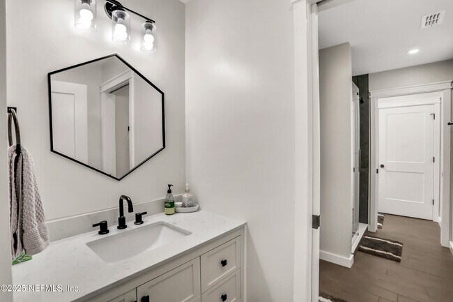 Building Photo - 4434 Coquina Dr