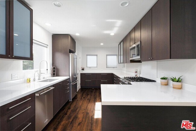 Building Photo - 23018 Leonora Dr