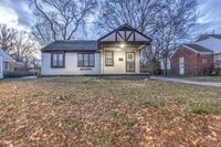 Building Photo - Charming 3BR/1BA Home with Spacious Yard & Great Location