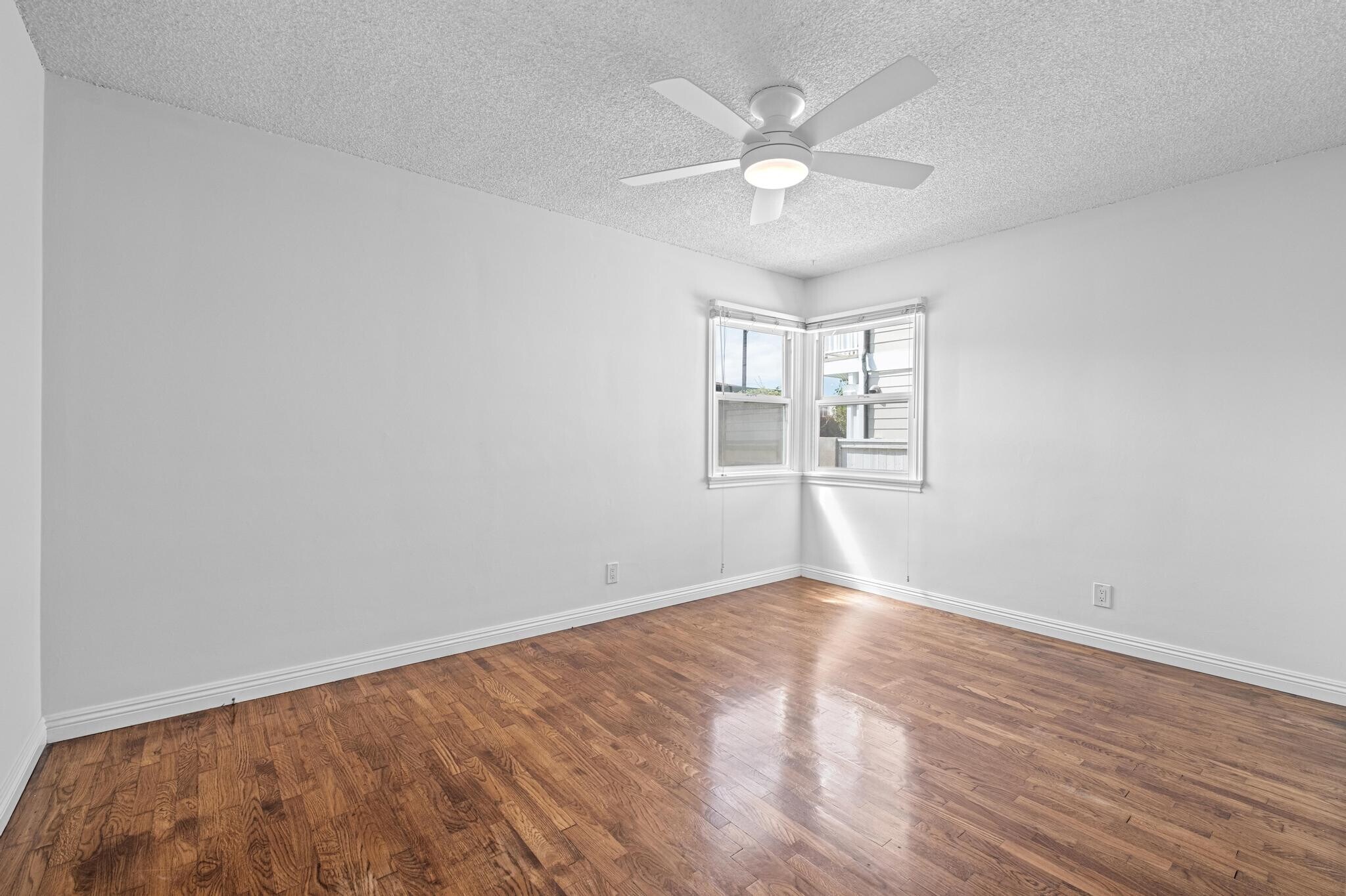 Building Photo - 2211 Nelson Ave