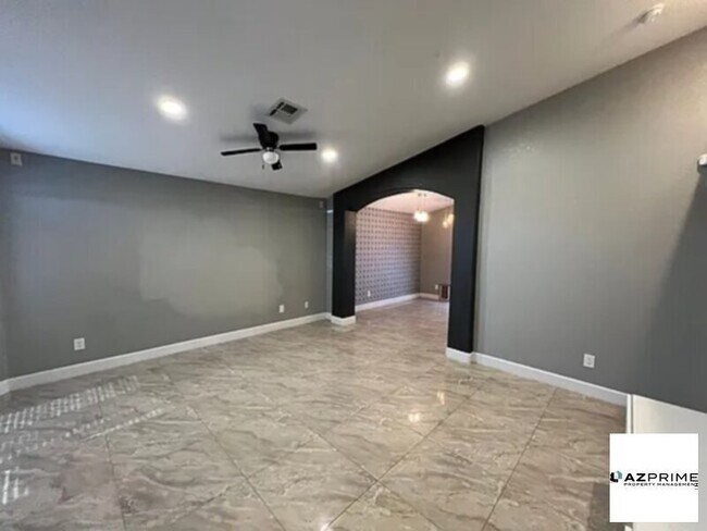 Building Photo - Very nice 3 bed 2 bath in Vista Del Sol
