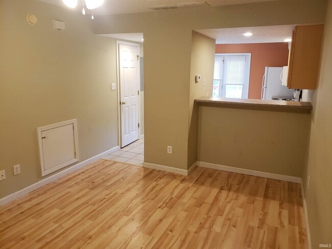 Building Photo - 3471 S Oaklawn Cir