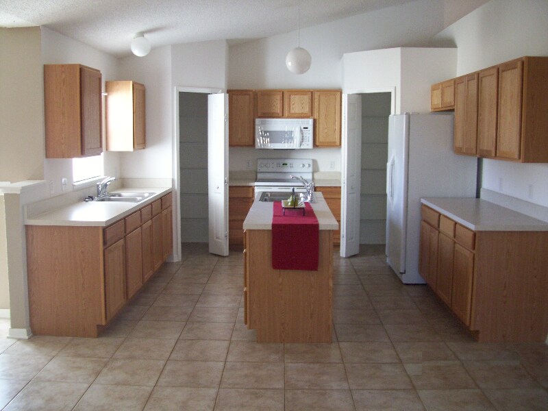 Building Photo - 1628 Myrtle Lake Ave