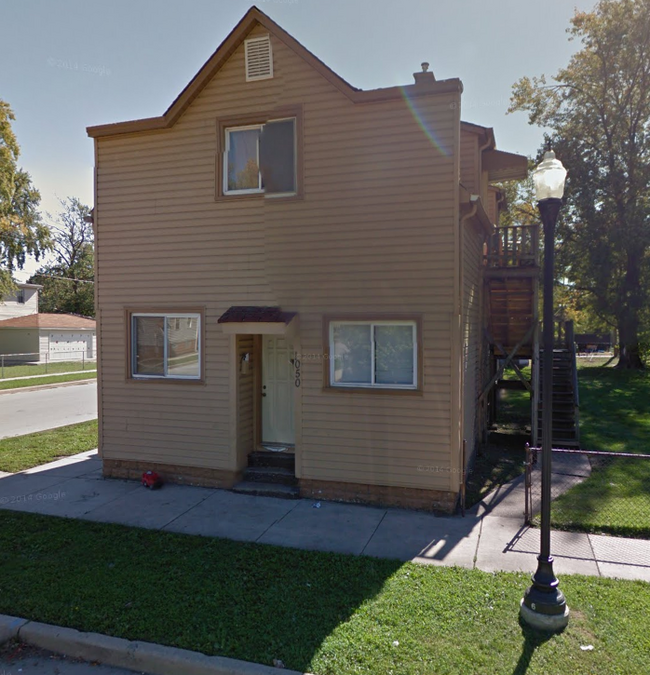 Building Photo - 1050 Moss St
