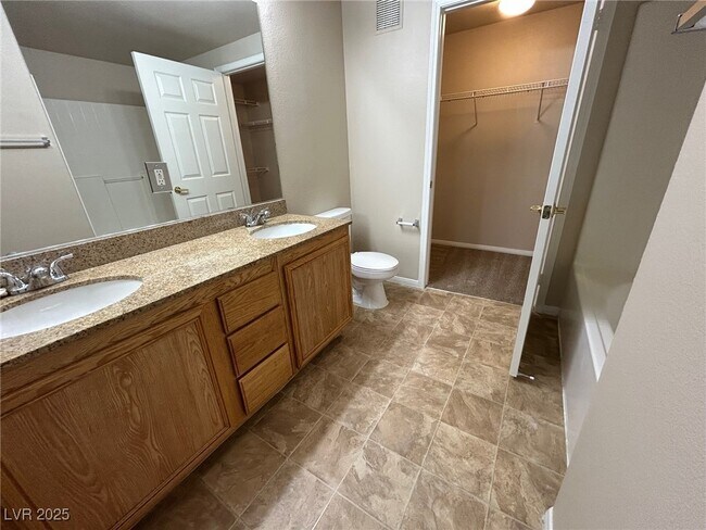 Building Photo - 10001 Peace Way