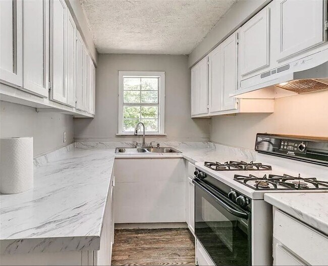 Building Photo - Charming & Refreshed 4 Bed / 1 Bath Home in Midwest City – $1,450/mo