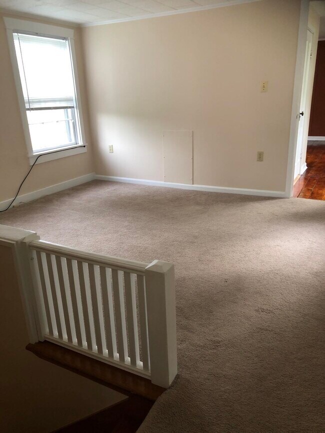 Den/3rd Bedroom/Office/Family Room - 164 S River St