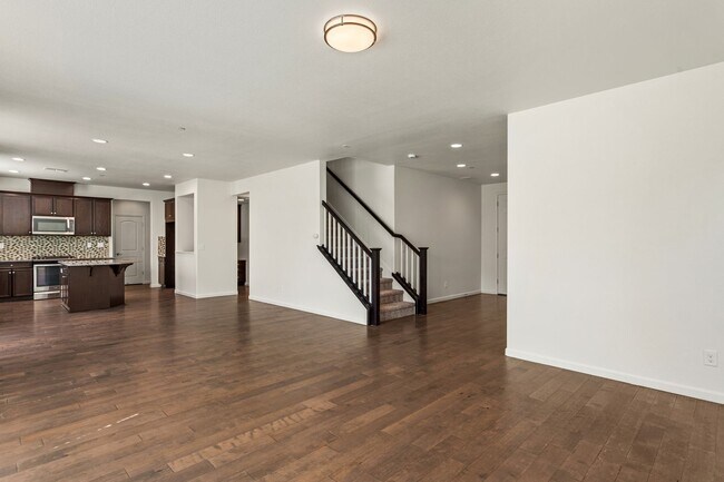 Building Photo - Gorgeous home in Roseville!