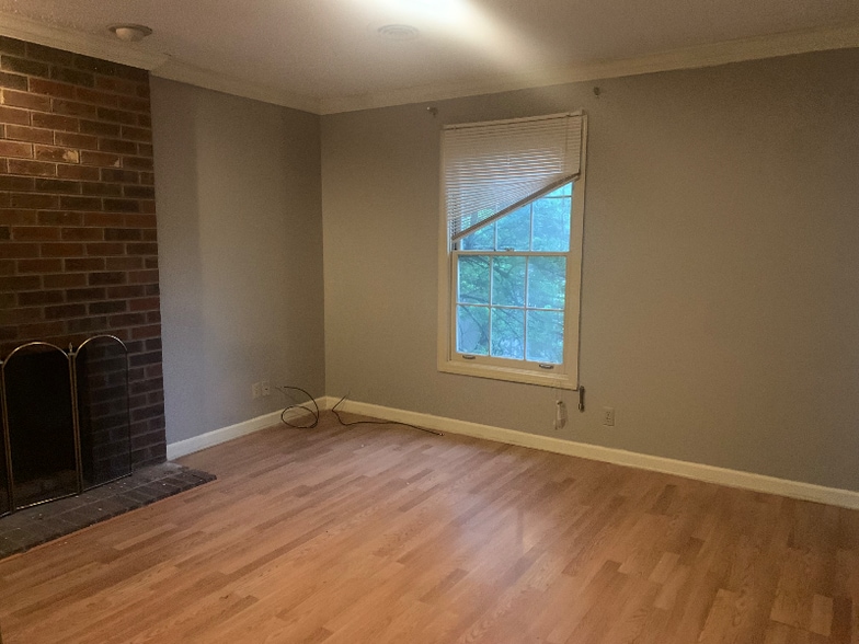 Building Photo - 121 Arcadia Ln