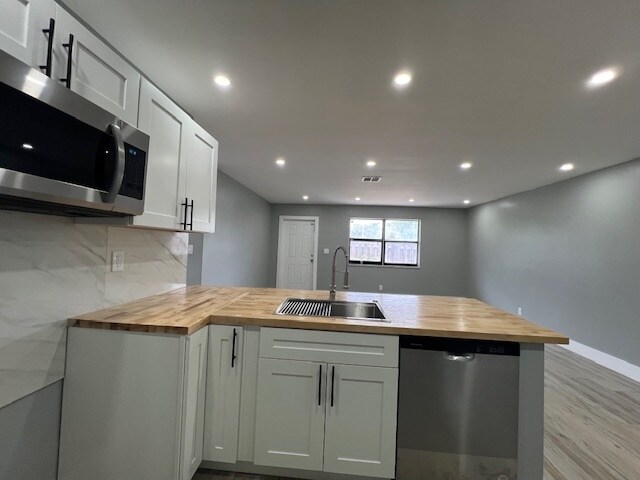 Building Photo - 5415 NW 22nd St