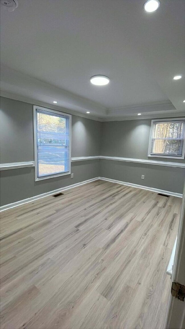 Building Photo - 608 Simpson Dr