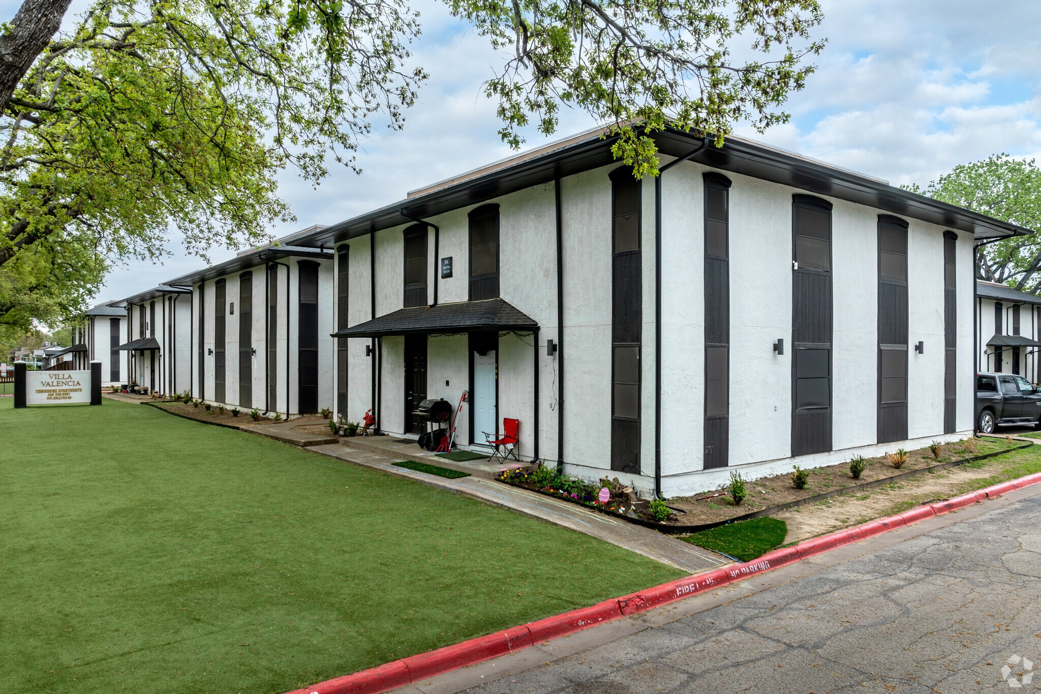 Additional Building VIew - VILLA VALENCIA