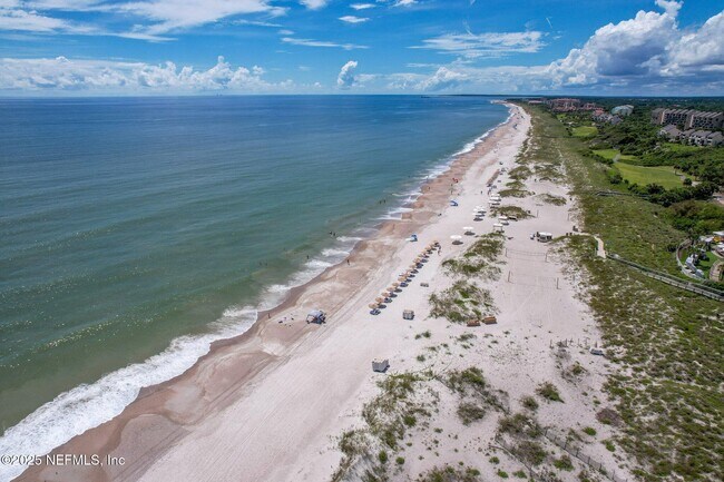 Building Photo - 426 Beachside Pl