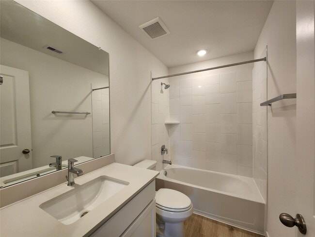 Building Photo - 30622 Wicklow Gdns Dr