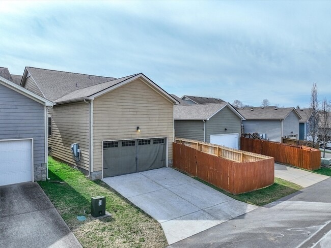 Building Photo - 2438 Arden Village Dr