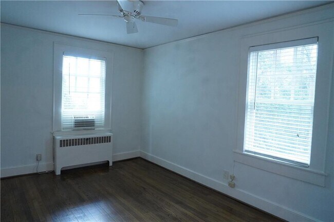 Building Photo - 2544 Peachtree Rd NW