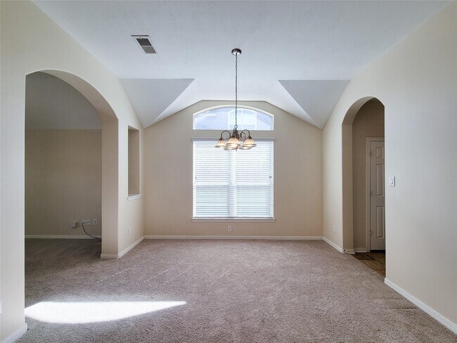 Building Photo - 25219 Piney Heights Ln