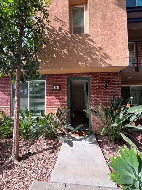 Building Photo - 422 W Rte 66