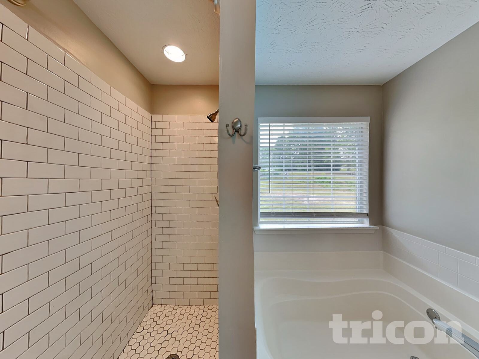 Building Photo - 530 Mackinaw Dr