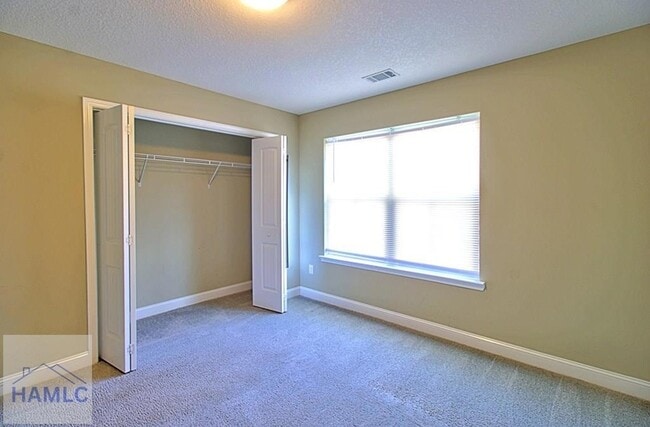 Building Photo - 587 Fairview Cir