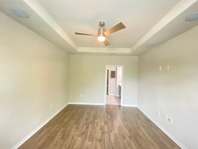 Building Photo - 3Bdrm 2.5 Bath 2-Car garage ---- Tapestry ...