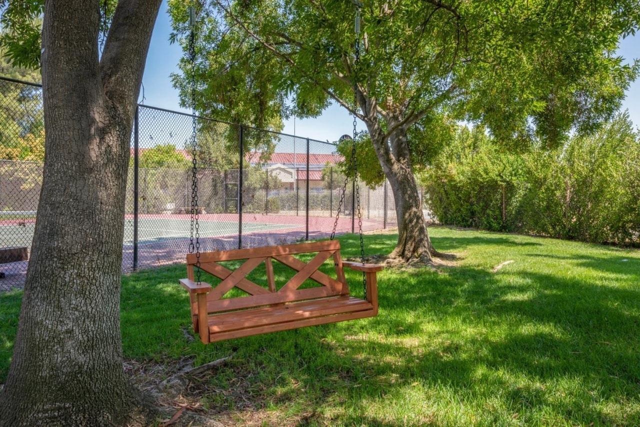 Building Photo - 1324 Chateau Cmn