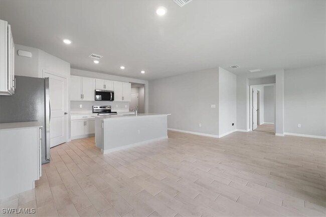 Building Photo - 1523 SW 19th Pl