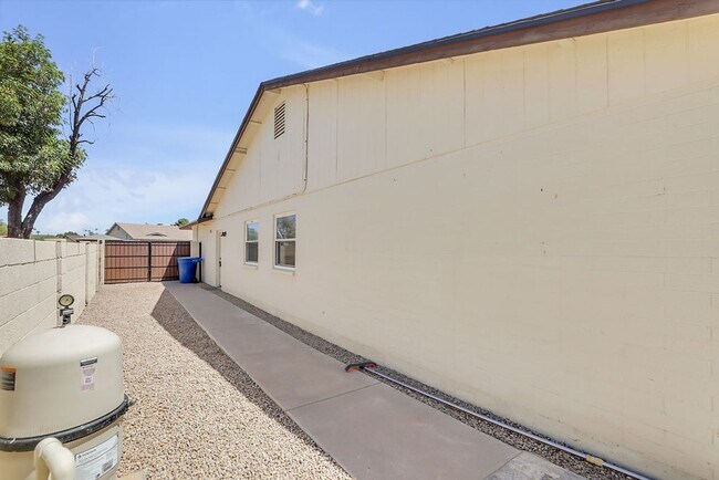 Building Photo - Beautiful Chandler home!