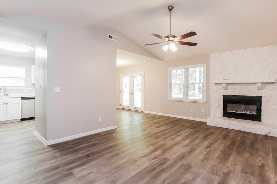 Building Photo - 102 Dove Rise