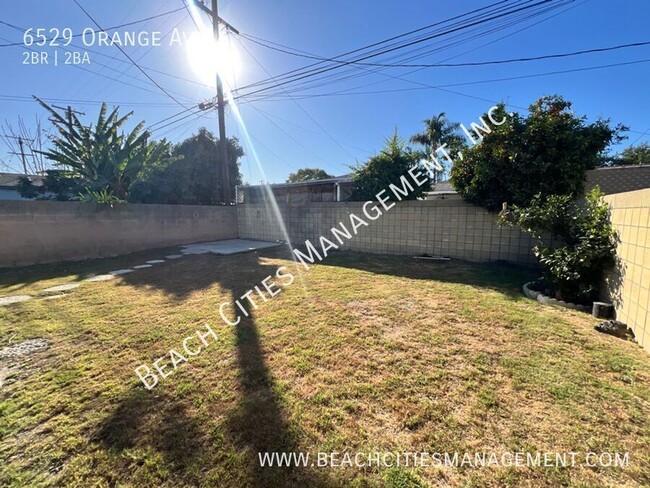 Building Photo - Large 2 Bedroom Home In North Long Beach