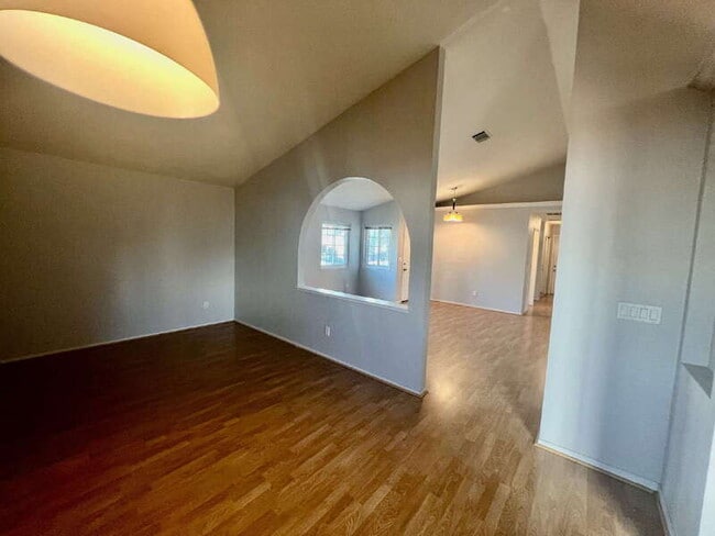 Building Photo - 1180 Camellia Ln