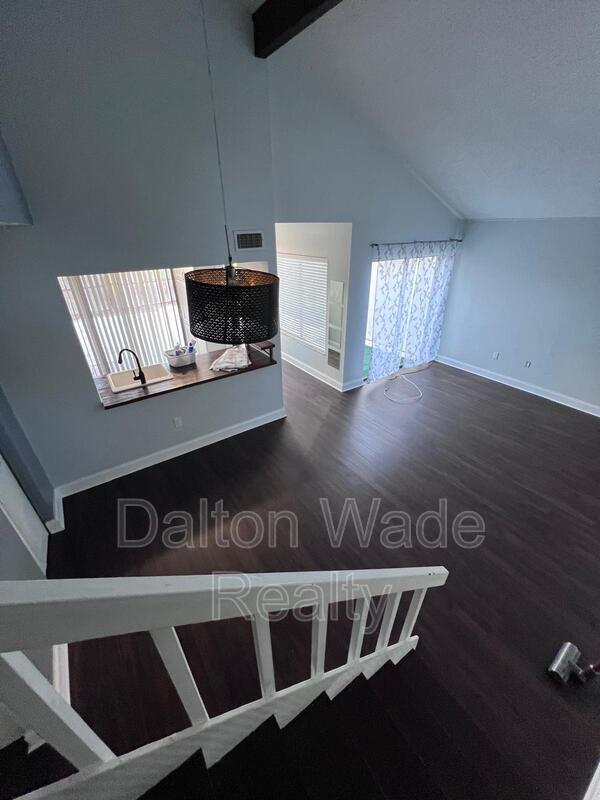 Building Photo - 2095 Sunset Point Rd