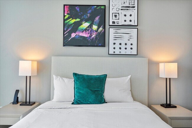 Building Photo - 4011 S Ocean Dr