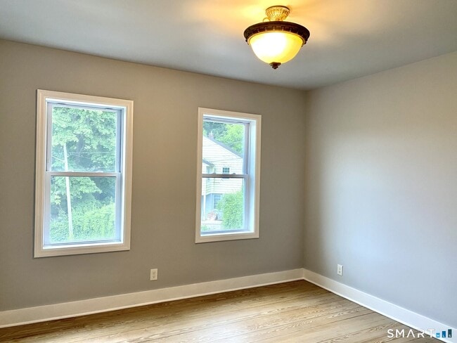 Building Photo - 218 Charles St