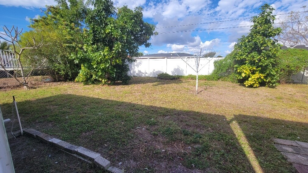 Building Photo - 221 Cape Coral Pky E