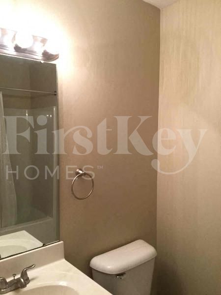 Building Photo - 8218 Melrose Ln