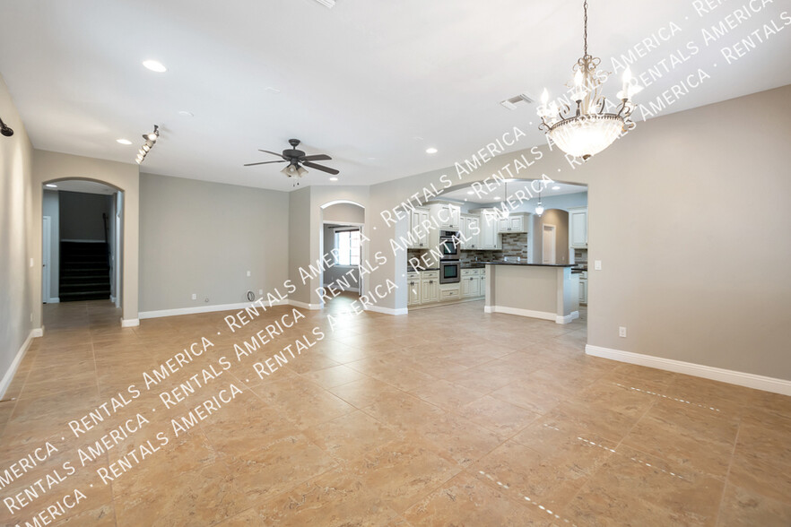 Building Photo - 16819 E Palm Beach Dr