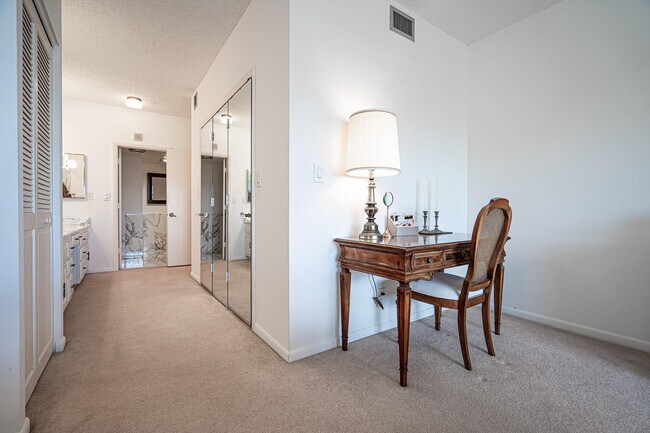 Building Photo - 5000 N Ocean Blvd