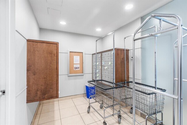 Building Photo - 689 Marin Blvd