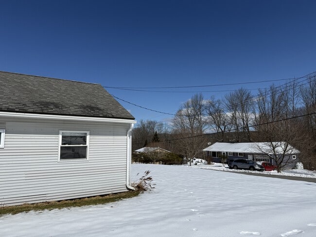 Building Photo - 43 Pleasant View St