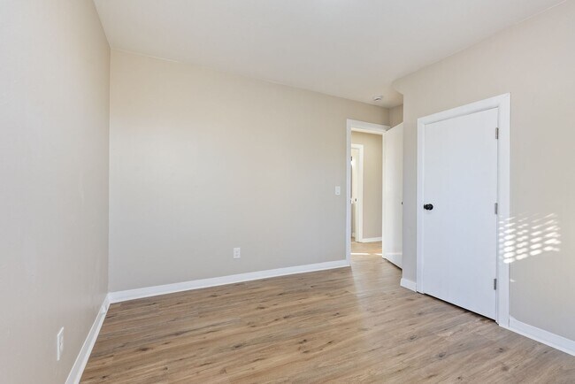 Building Photo - 2811 SE 125th Ave