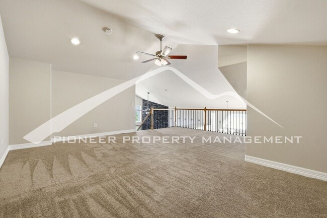 Building Photo - Awesome Townhome in Arvada