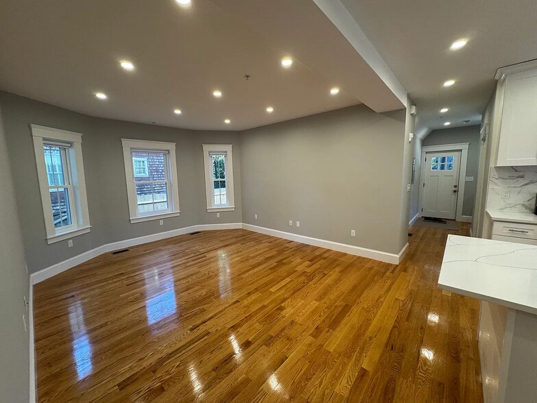 Building Photo - 86 Orchard St