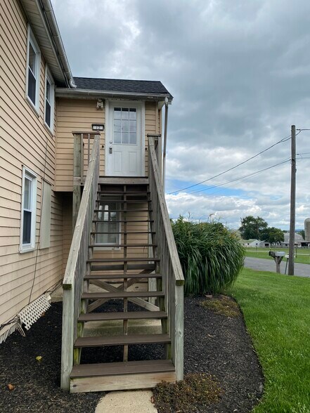 Outside Stairs - 12 Stoltzfus Ln