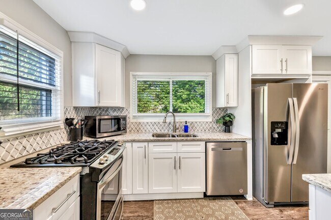 Building Photo - 811 Old Powder Springs Rd SW