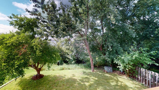 Building Photo - 1913 Barnhill Dr