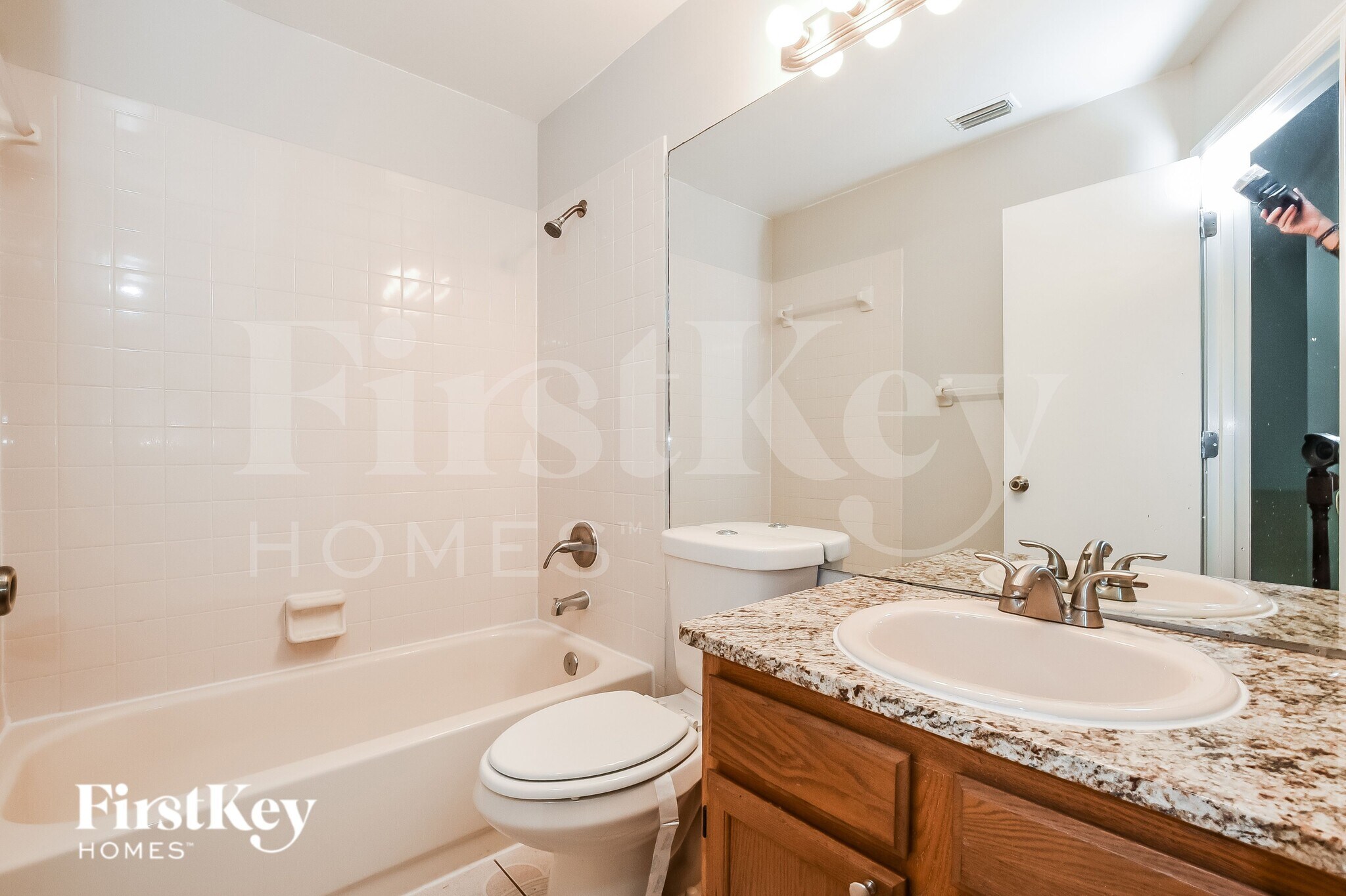 Building Photo - 1008 Kelsey Ave