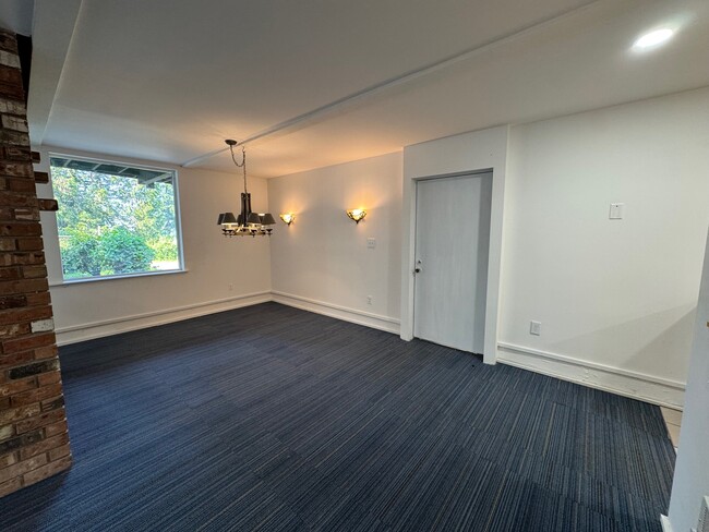 Building Photo - 10215 SW 116th St