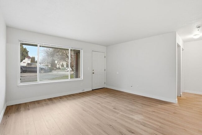 Building Photo - 3446 W Lilac Ct